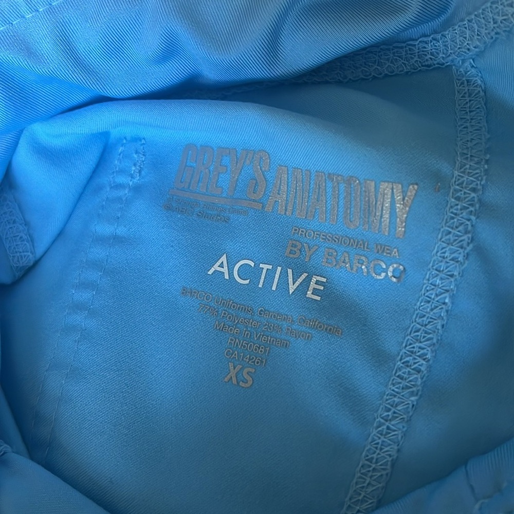 Grey’s Anatomy Scrub Set - Picture 7 of 10